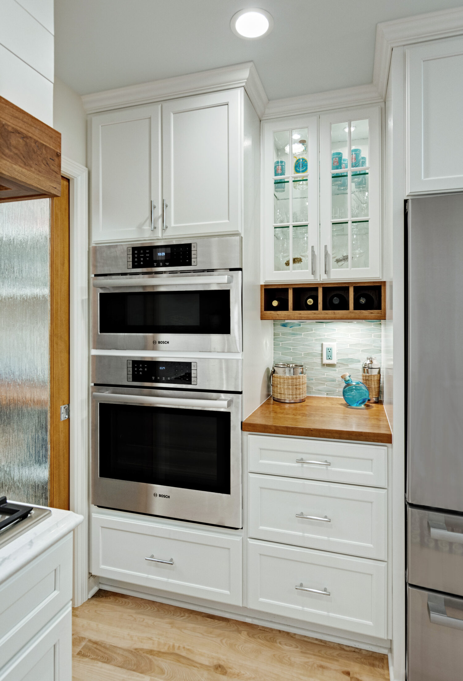 A Shipshape Shiplap Kitchen Remodel Dura Supreme Cabinetry   KNIG01 Lavanger Nautical Kitchen Blue White 05 1500x2205 