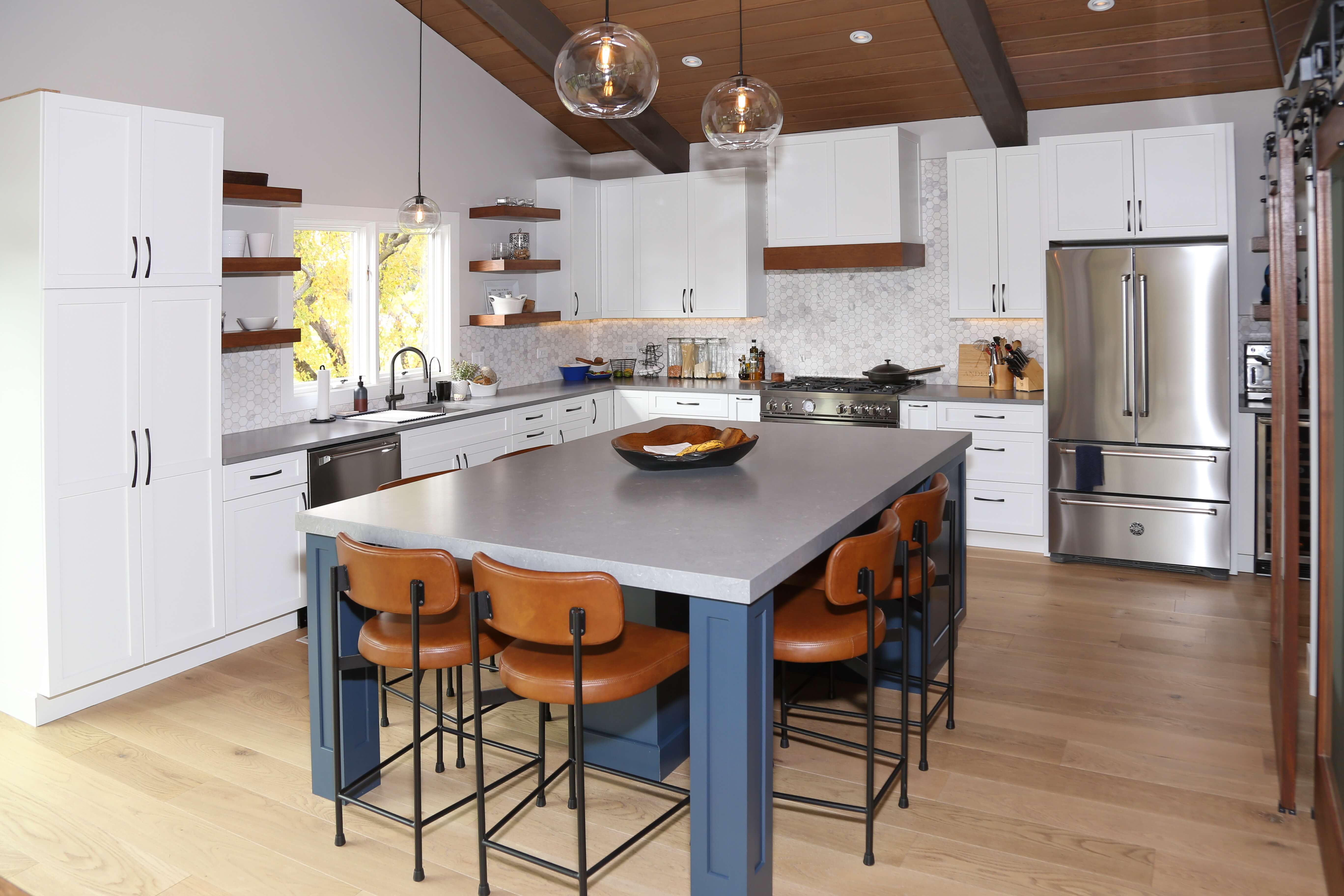 kitchen island that doubles as dining table